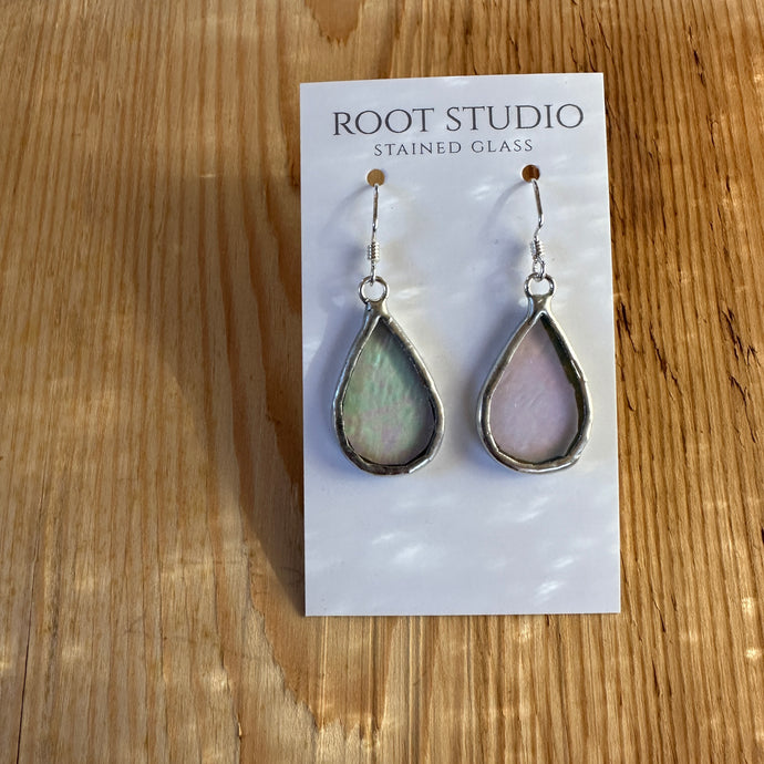 Small teardrop stained glass earrings - iridescent