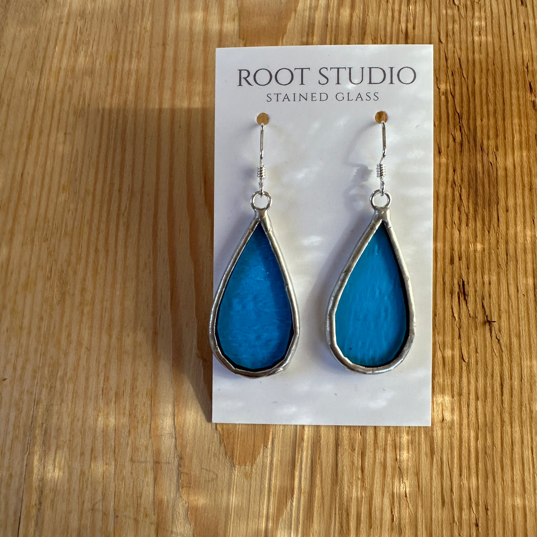 Medium Teardrop shaped stained glass earrings - periwinkle blue